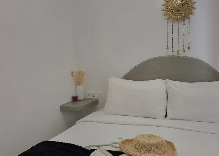 Asmeri With Jacuzzi In Santorini Apartament *