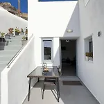 Asmeri With Jacuzzi In Santorini Lejlighed Akrotírion