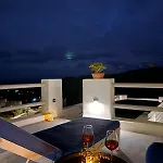 Apartment Asmeri With Jacuzzi In Santorini