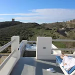 Asmeri With Jacuzzi In Santorini *