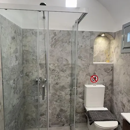 Apartment Asmeri With Jacuzzi In Santorini *