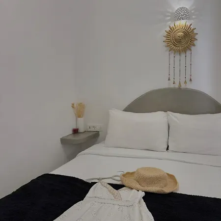 Asmeri With Jacuzzi In Santorini Apartment *