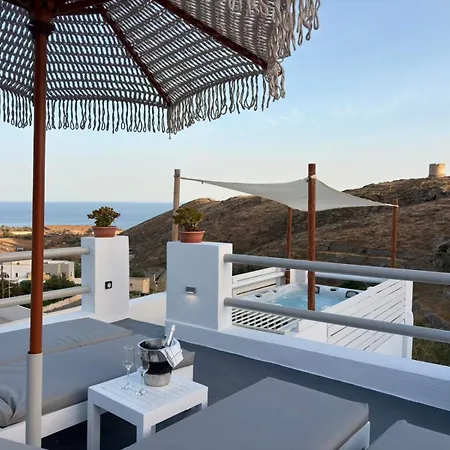 Apartment Asmeri With Jacuzzi In Santorini