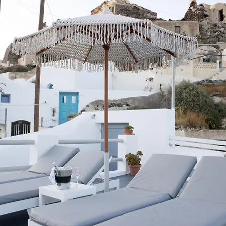 Asmeri With Jacuzzi In Santorini