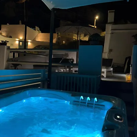Asmeri With Jacuzzi In Santorini * Akrotírion