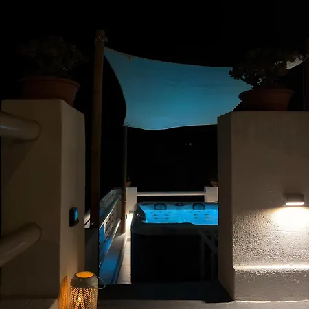 Apartment Asmeri With Jacuzzi In Santorini Akrotírion