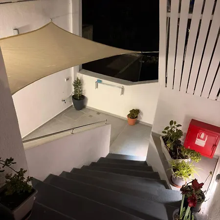 Asmeri With Jacuzzi In Santorini Apartment