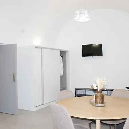 Apartment Asmeri With Jacuzzi In Santorini *
