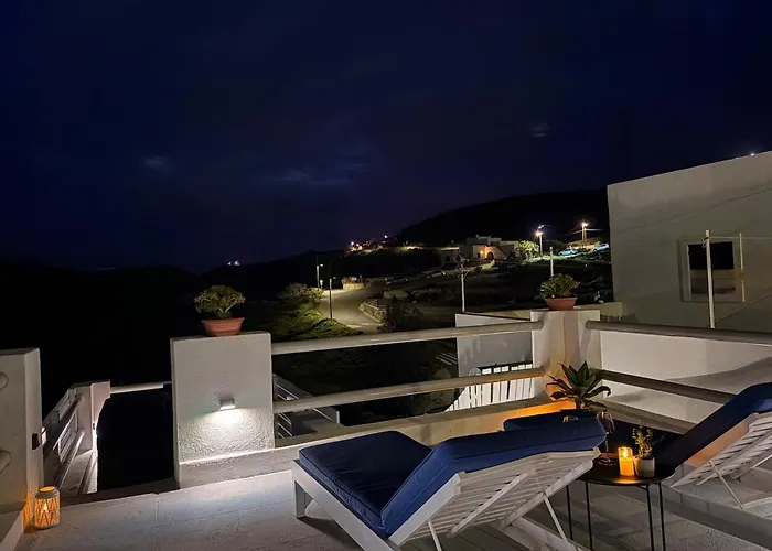 Asmeri With Jacuzzi In Santorini * Akrotírion