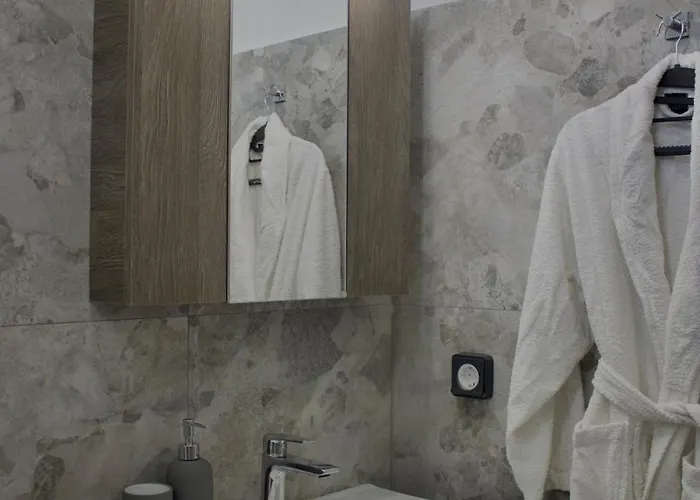 Asmeri With Jacuzzi In Santorini