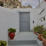 Asmeri With Jacuzzi In Santorini Appartement Akrotírion