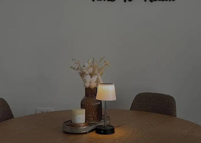 Asmeri With Jacuzzi In Santorini Akrotírion