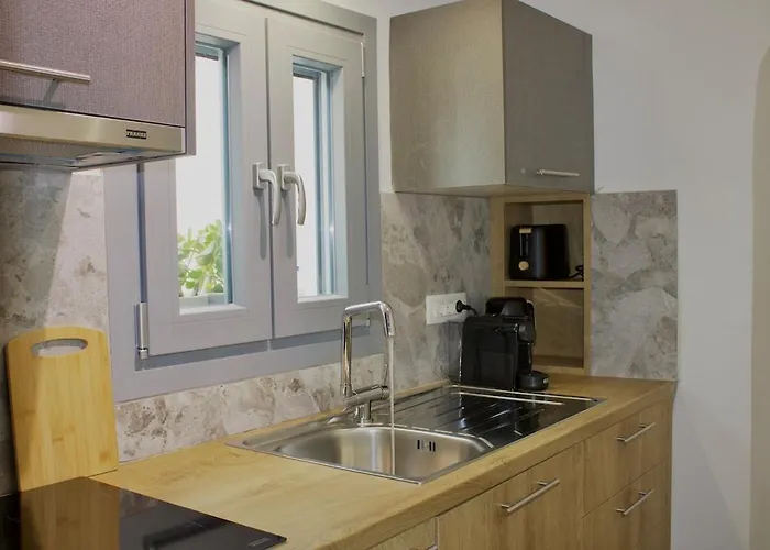 Asmeri With Jacuzzi In Santorini * Akrotírion